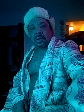 Snapshot of yellowwetfox chatting on 12.22.24 yellowwetfox online show from 12.22.24