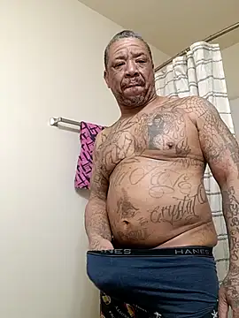 Snapshot of yellowwetfox chatting on 02.15.26 yellowwetfox online show from 02.15.26