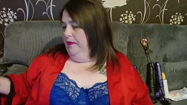 HouseWifeWhore Milf online show from 10.28.25