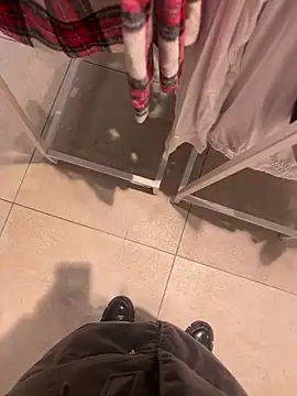 Snapshot of CrazzyChicks chatting on 10.05.25 CrazzyChicks online show from 10.05.25