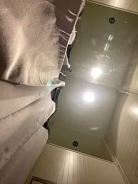 CrazzyChicks online show from 03.15.26