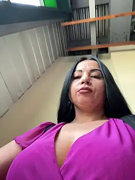 CrazzyChicks online show from 05.28.26