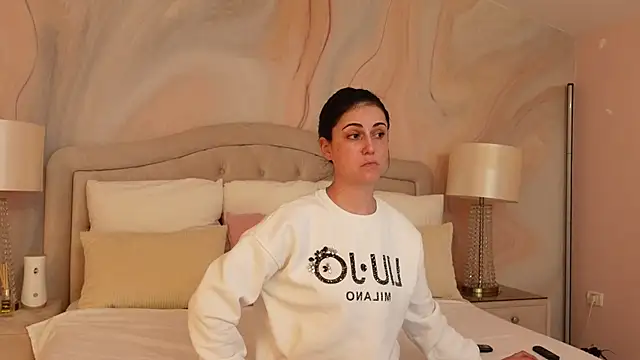 OliviaSirena online show from 02.22.25