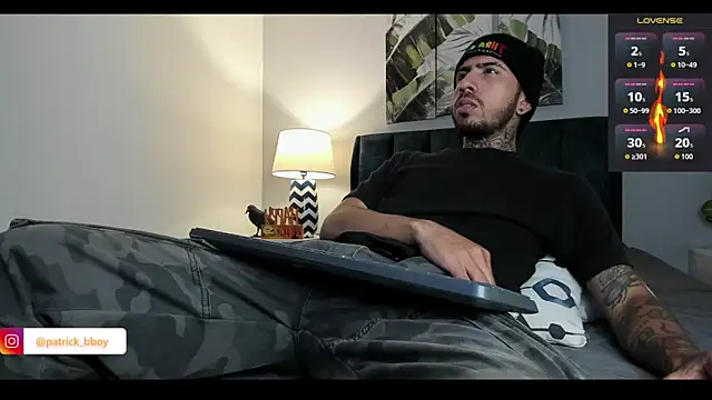 Snapshot of Evans_Osler chatting on 10.29.25 Evans Osler online show from 10.29.25