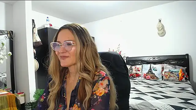 Snapshot of Xiimen chatting on 01.30.25 Xiimen online show from 01.30.25