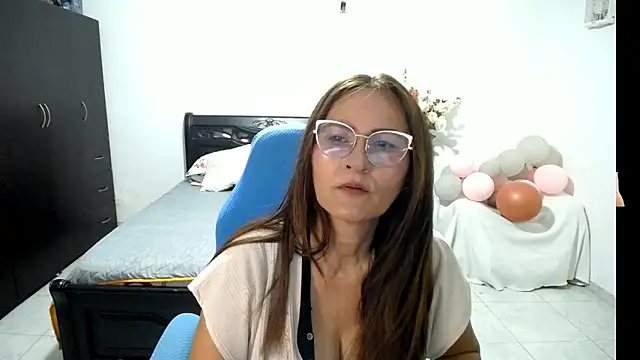 Snapshot of Xiimen chatting on 09.17.25 Xiimen online show from 09.17.25