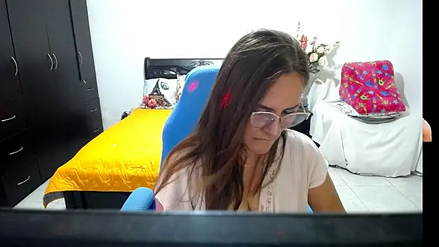 Snapshot of Xiimen chatting on 10.08.25 Xiimen online show from 10.08.25