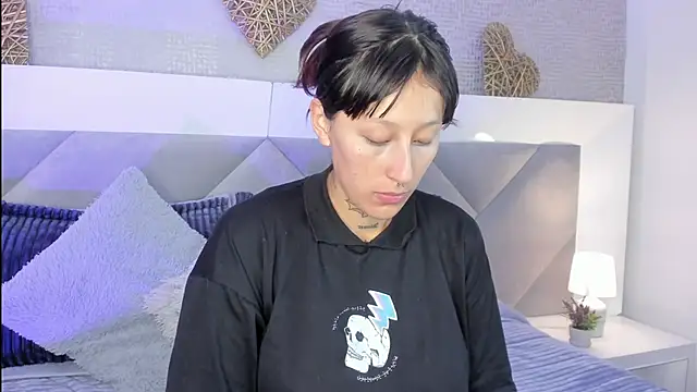 Mariana Joness online show from 04.17.26