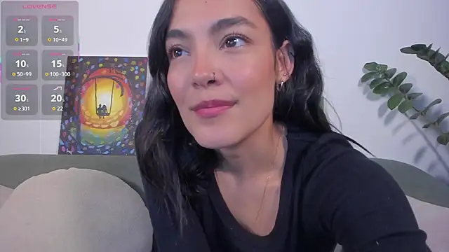 Snapshot of TIFFANYRUSSO chatting on 04.28.26 TIFFANYRUSSO online show from 04.28.26