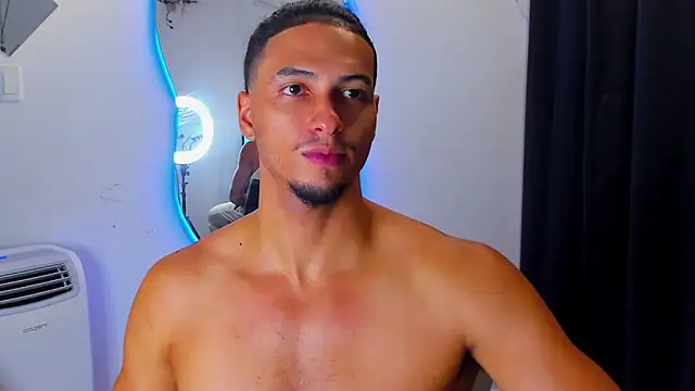 Snapshot of Kris_Khalifa69 chatting on 09.25.25 Kris Khalifa69 online show from 09.25.25