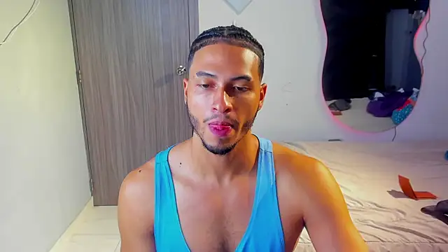 Snapshot of Kris_Khalifa69 chatting on 12.04.25 Kris Khalifa69 online show from 12.04.25