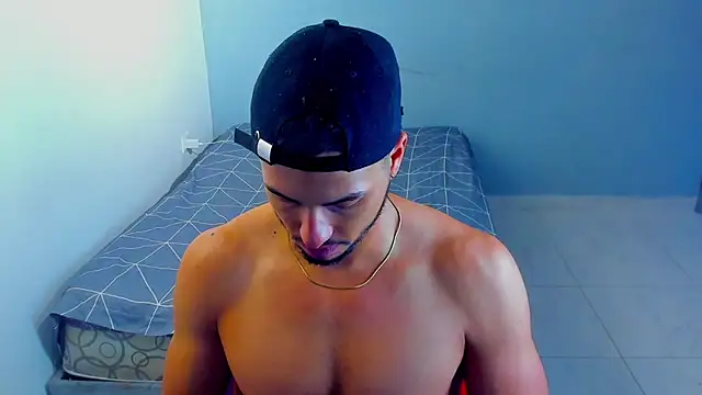 Snapshot of Kris_Khalifa69 chatting on 01.12.26 Kris Khalifa69 online show from 01.12.26