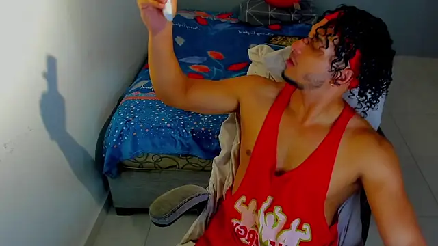 Snapshot of Kris_Khalifa69 chatting on 01.16.26 Kris Khalifa69 online show from 01.16.26