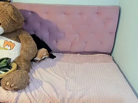 GiannaGoddes online show from 11.15.25