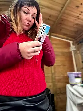 DaisyVibesss online show from 12.07.24