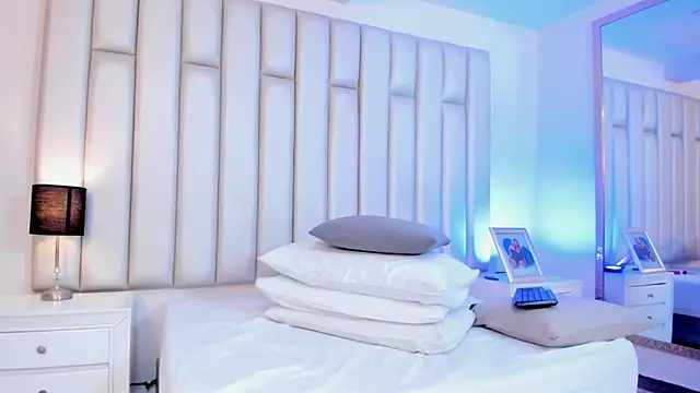 aandreaperez online show from 02.07.25