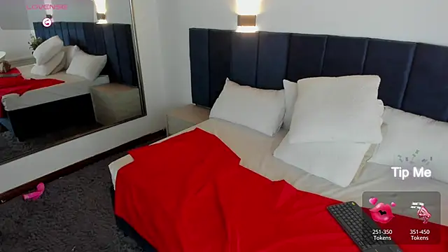 EmilySumer online show from 12.22.24