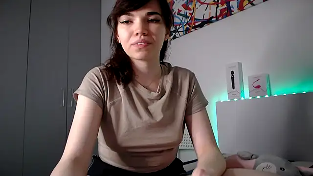 Snapshot of olivka-flower chatting on 12.18.24 olivka-flower online show from 12.18.24
