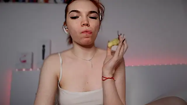 Snapshot of olivka-flower chatting on 02.01.25 olivka-flower online show from 02.01.25