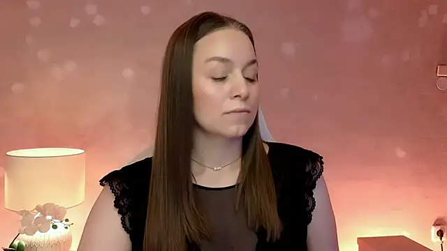 Snapshot of MilaFleur chatting on 05.30.26 MilaFleur online show from 05.30.26