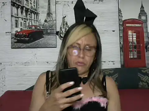 divahot08 online show from 01.11.25