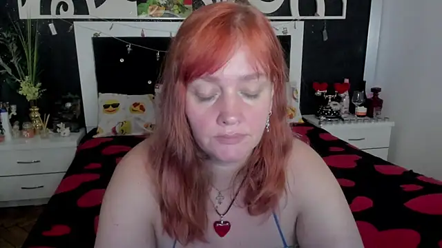 Snapshot of SinFulTitsDD chatting on 01.11.25 SinFulTitsDD online show from 01.11.25