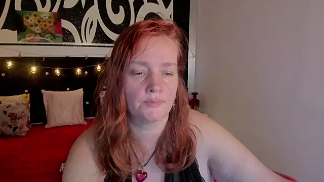 Snapshot of SinFulTitsDD chatting on 01.22.25 SinFulTitsDD online show from 01.22.25