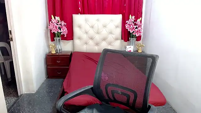 Snapshot of xSexynineDollx chatting on 01.21.25 xSexynineDollx online show from 01.21.25