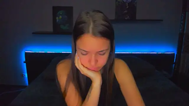 Snapshot of AlexaBarkley chatting on 10.22.25 AlexaBarkley online show from 10.22.25