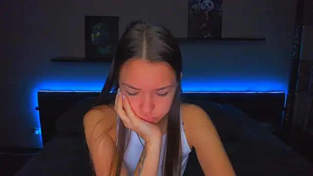 Snapshot of AlexaBarkley chatting on 11.06.25 AlexaBarkley online show from 11.06.25