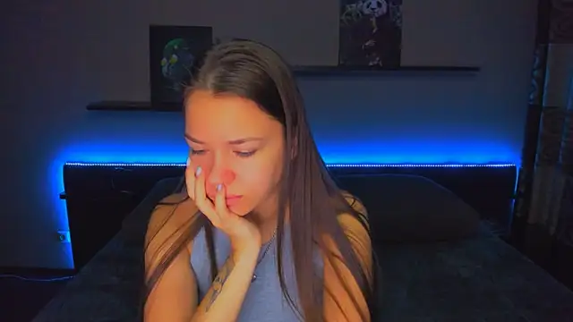 Snapshot of AlexaBarkley chatting on 11.11.25 AlexaBarkley online show from 11.11.25