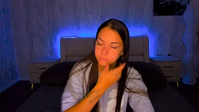 Snapshot of AlexaBarkley chatting on 07.21.26 AlexaBarkley online show from 07.21.26