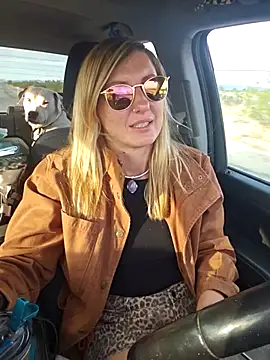 SheIsSomething online show from 03.07.26