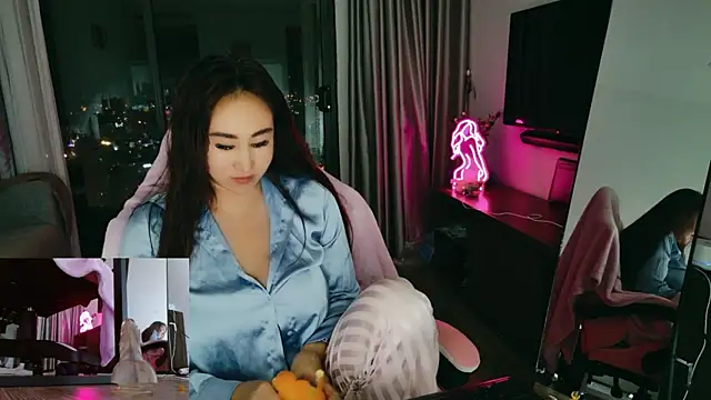 AsianQueens online show from 12.21.25