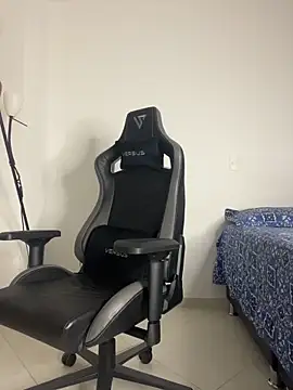 Snapshot of steven_smith05 chatting on 10.07.25 steven smith05 online show from 10.07.25