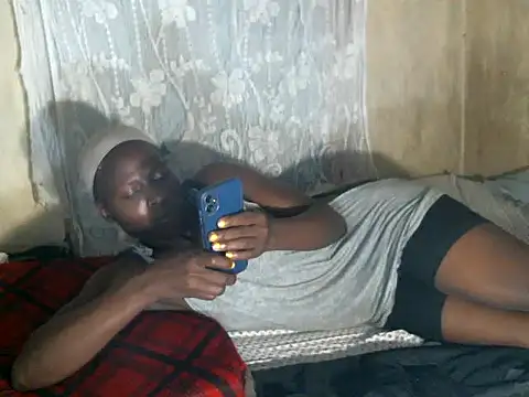 Snapshot of cute-shamza chatting on 02.13.26 cute-shamza online show from 02.13.26