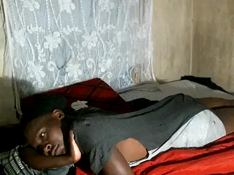 Snapshot of cute-shamza chatting on 02.14.26 cute-shamza online show from 02.14.26