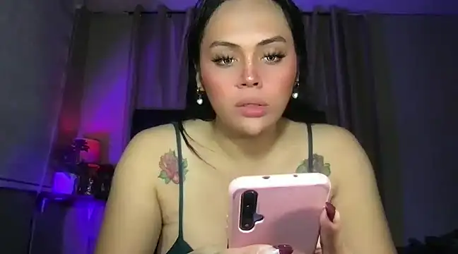 Snapshot of _MissKhimberlyXxx_ chatting on 12.26.24 MissKhimberlyXxx online show from 12.26.24