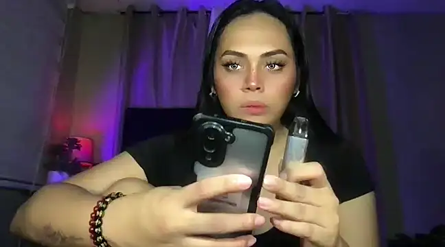 Snapshot of _MissKhimberlyXxx_ chatting on 01.06.25 MissKhimberlyXxx online show from 01.06.25