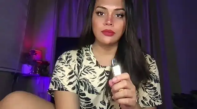 Snapshot of _MissKhimberlyXxx_ chatting on 01.08.25 MissKhimberlyXxx online show from 01.08.25