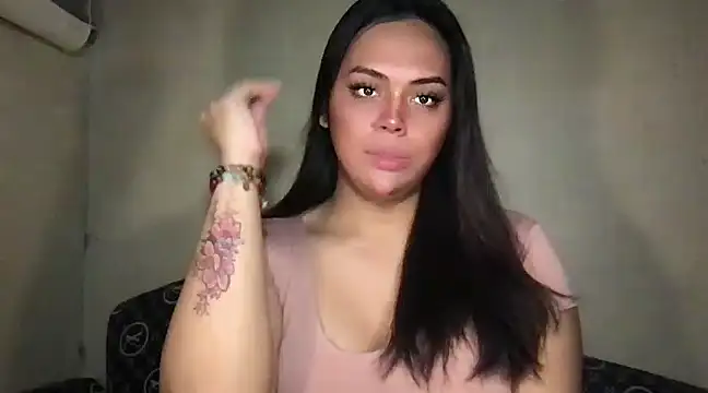 Snapshot of _MissKhimberlyXxx_ chatting on 01.12.25 MissKhimberlyXxx online show from 01.12.25