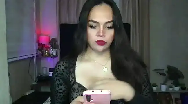 Snapshot of _MissKhimberlyXxx_ chatting on 01.24.25 MissKhimberlyXxx online show from 01.24.25