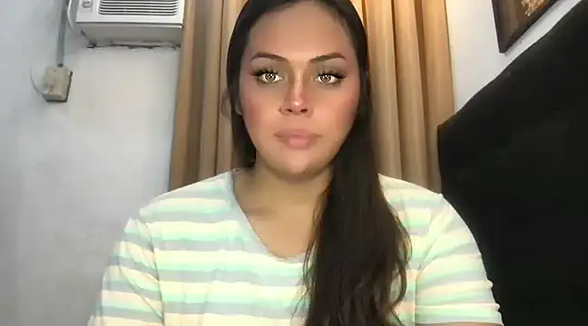 Snapshot of _MissKhimberlyXxx_ chatting on 02.26.25 MissKhimberlyXxx online show from 02.26.25