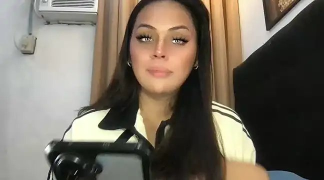 Snapshot of _MissKhimberlyXxx_ chatting on 02.28.25 MissKhimberlyXxx online show from 02.28.25