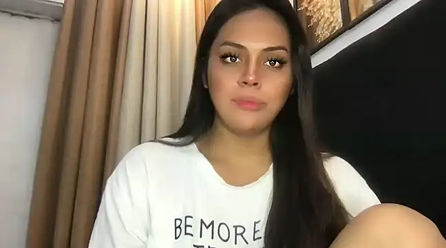 Snapshot of _MissKhimberlyXxx_ chatting on 03.11.25 MissKhimberlyXxx online show from 03.11.25