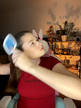 Snapshot of sweetest_pie chatting on 10.25.25 sweetest pie online show from 10.25.25