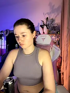 Snapshot of sweetest_pie chatting on 11.01.25 sweetest pie online show from 11.01.25