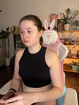 Snapshot of sweetest_pie chatting on 11.15.25 sweetest pie online show from 11.15.25