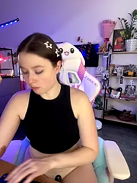 Snapshot of sweetest_pie chatting on 11.16.25 sweetest pie online show from 11.16.25