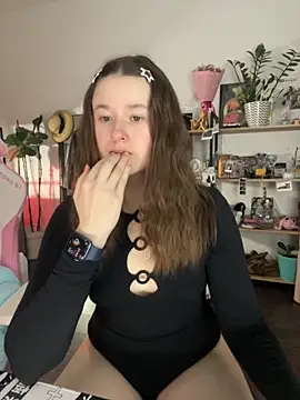 Snapshot of sweetest_pie chatting on 11.27.25 sweetest pie online show from 11.27.25